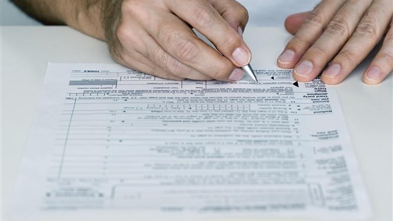 خطوات استخراج وتجديد تصاريح العمل في الخارج
